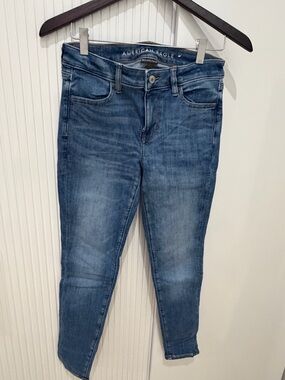 American Eagle 360 Next Level Stretch Skinny Jeans Size 4 Short Medium Wash